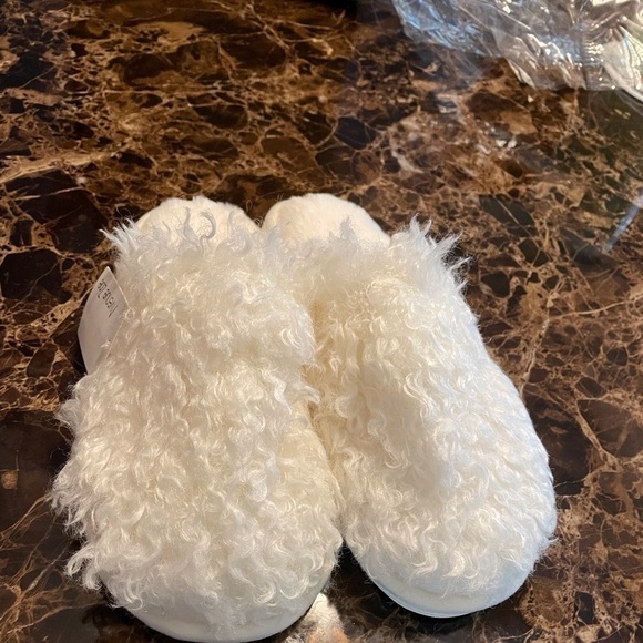 Furry Slides Sandals/Slippers Color Ivory NWT - Picture 6 of 6